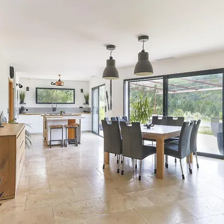 Etoile Du Sud Сен-Жан-дю-Гар