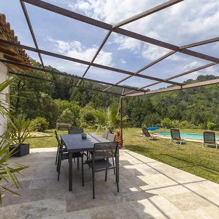 Etoile Du Sud * Сен-Жан-дю-Гар